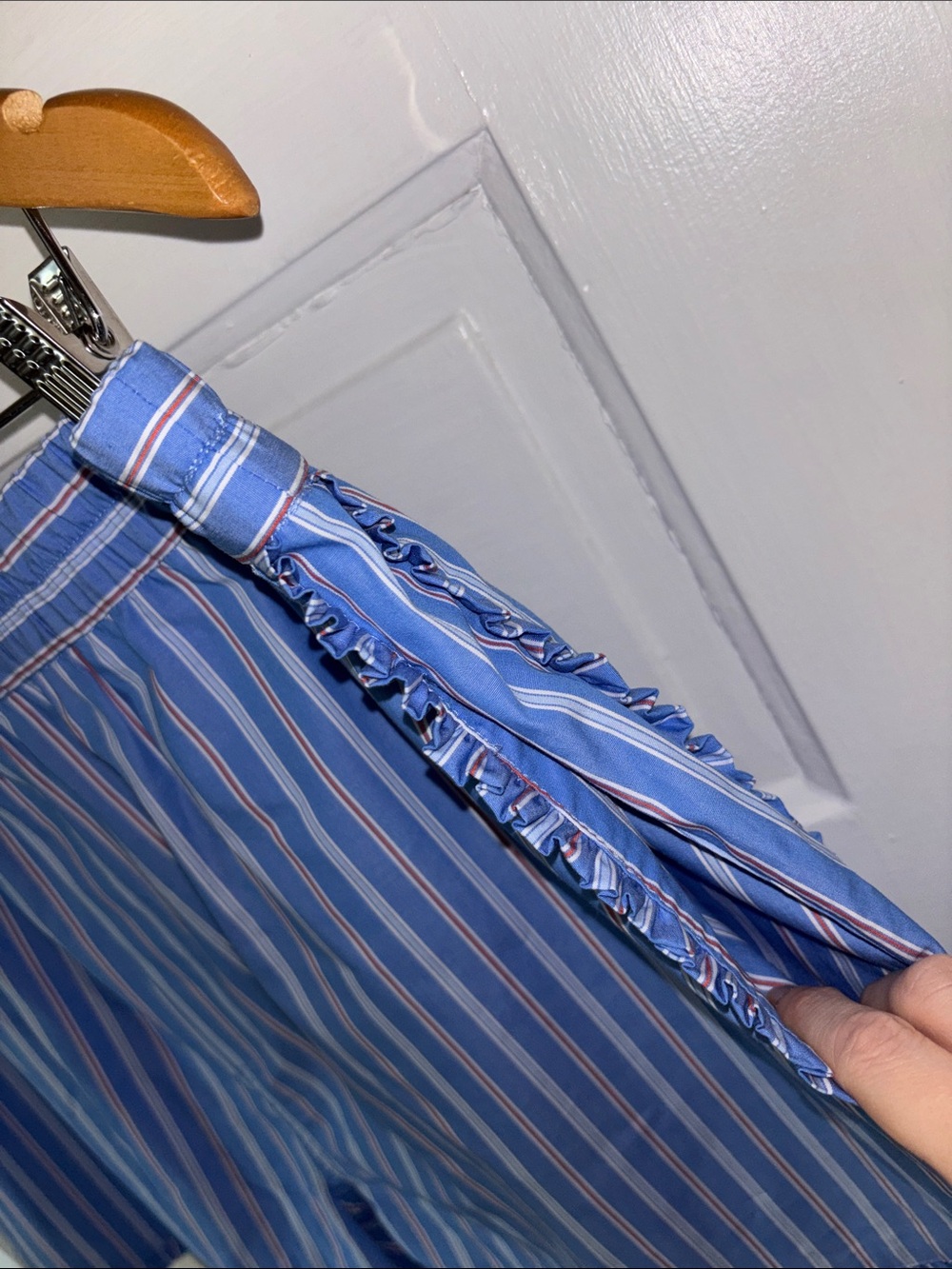 FREE ASSEMBLY STRIPED RUFFLE SHORTS - Picture 4 of 8